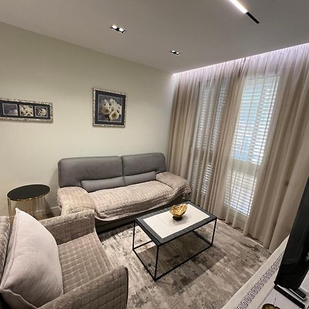 Center View Luxury Apartment Tirana Buitenkant foto