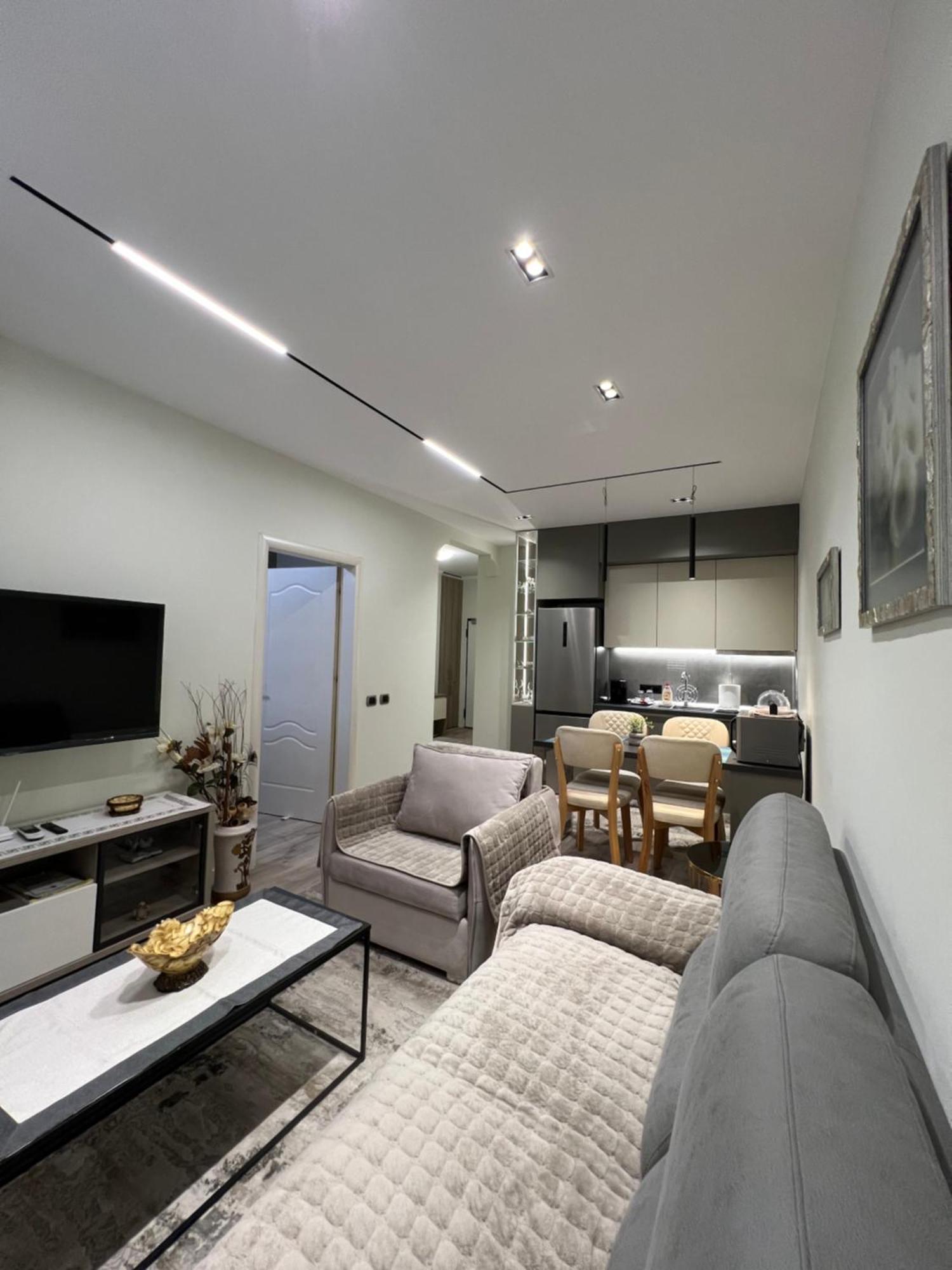 Center View Luxury Apartment Tirana Buitenkant foto