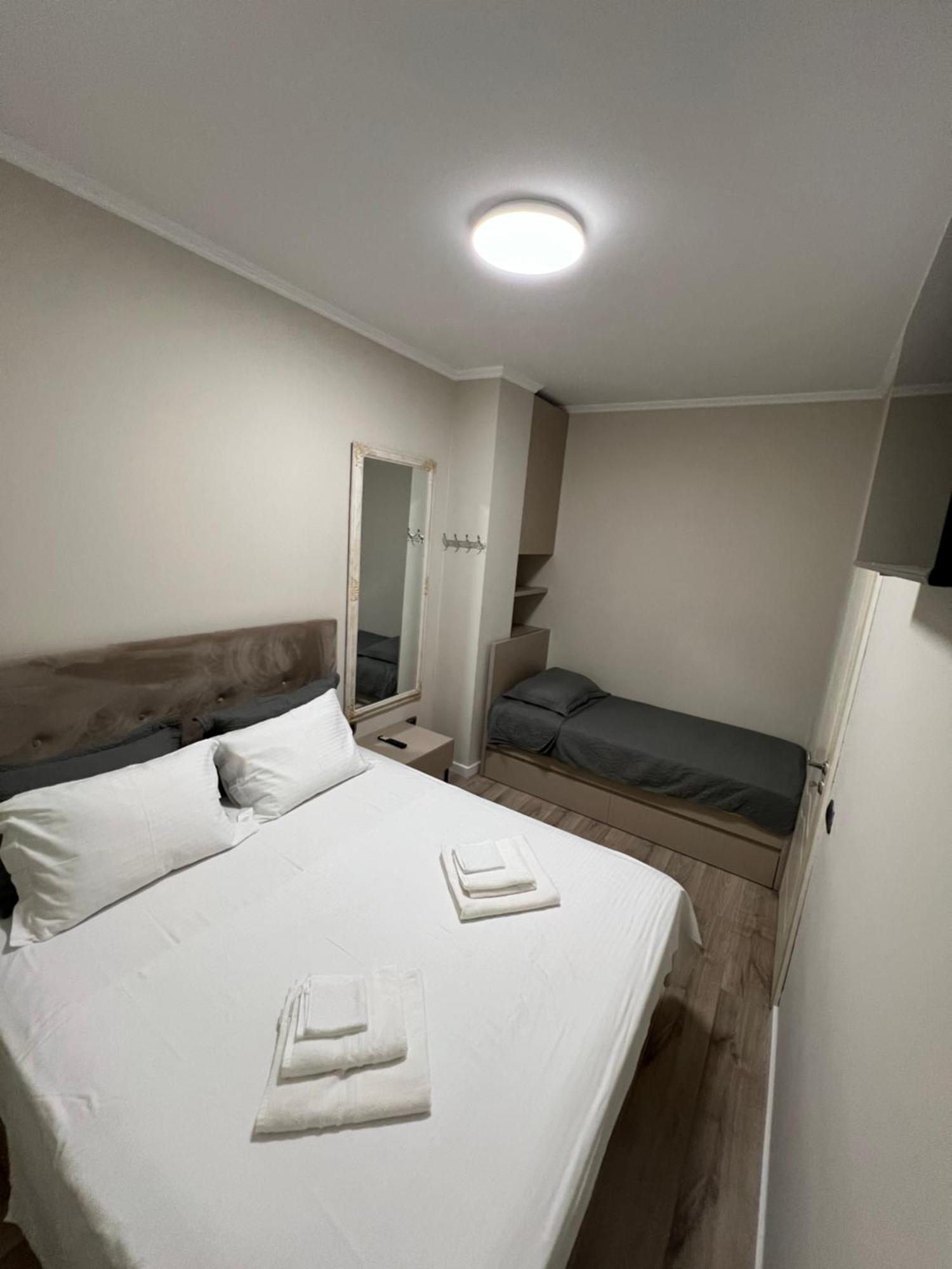 Center View Luxury Apartment Tirana Buitenkant foto