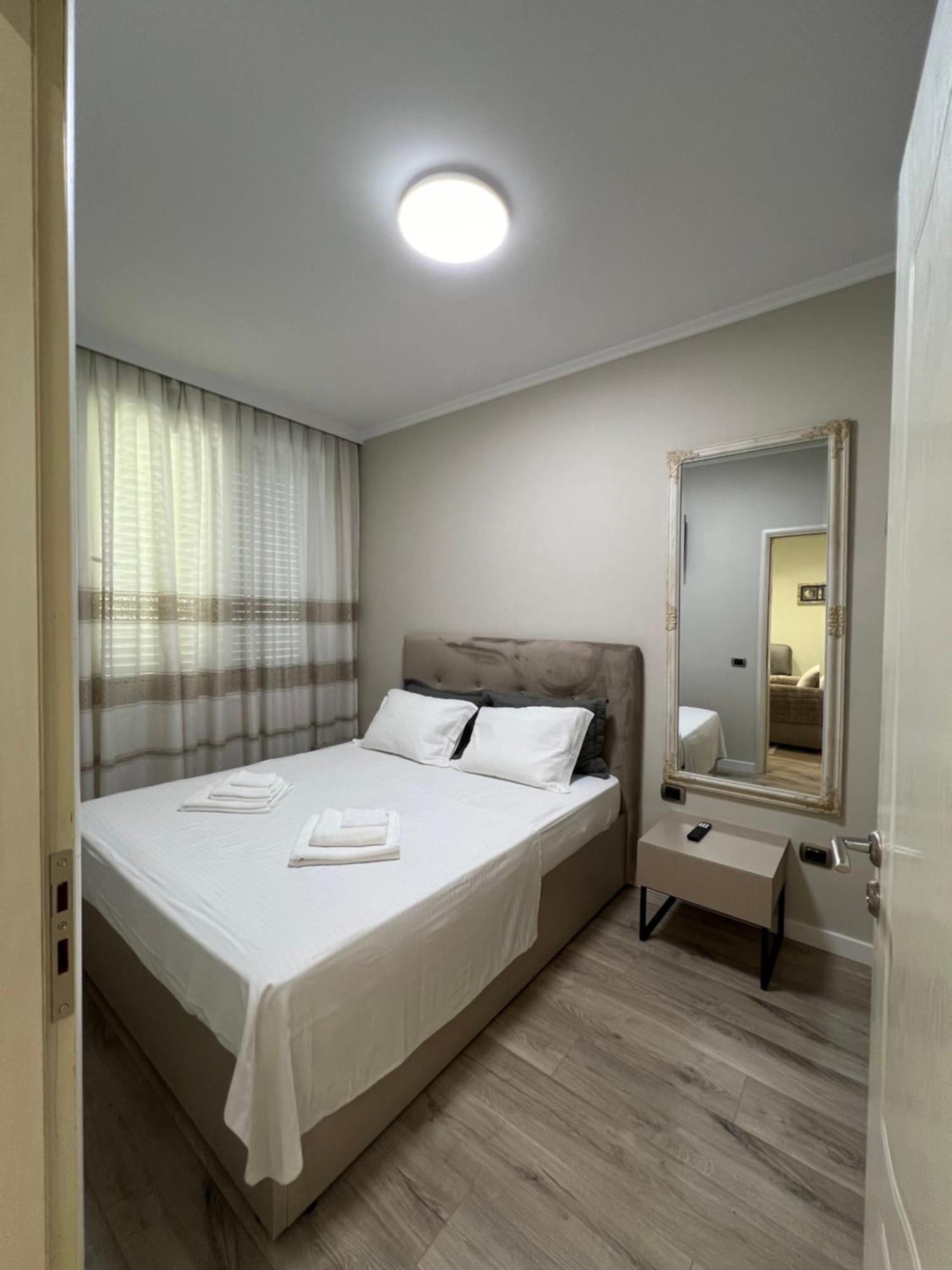 Center View Luxury Apartment Tirana Buitenkant foto