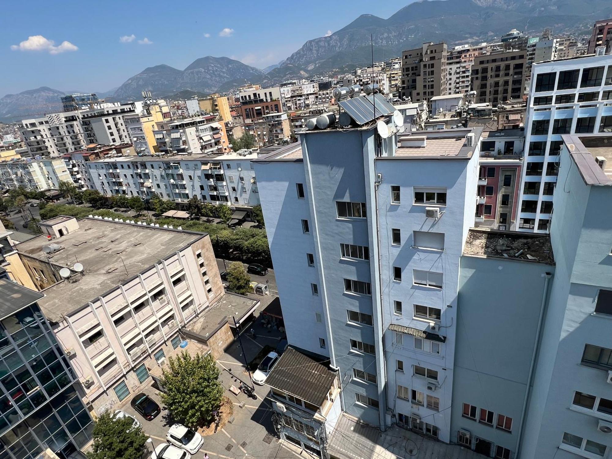 Center View Luxury Apartment Tirana Buitenkant foto